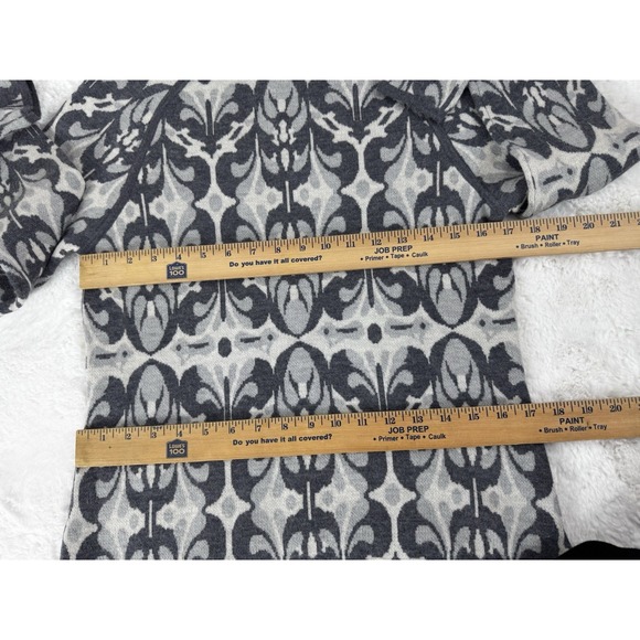 Title Nine Sweater 100% Merino Wool Extra Fine Damask Print Gray Cream Size L - Picture 5 of 10
